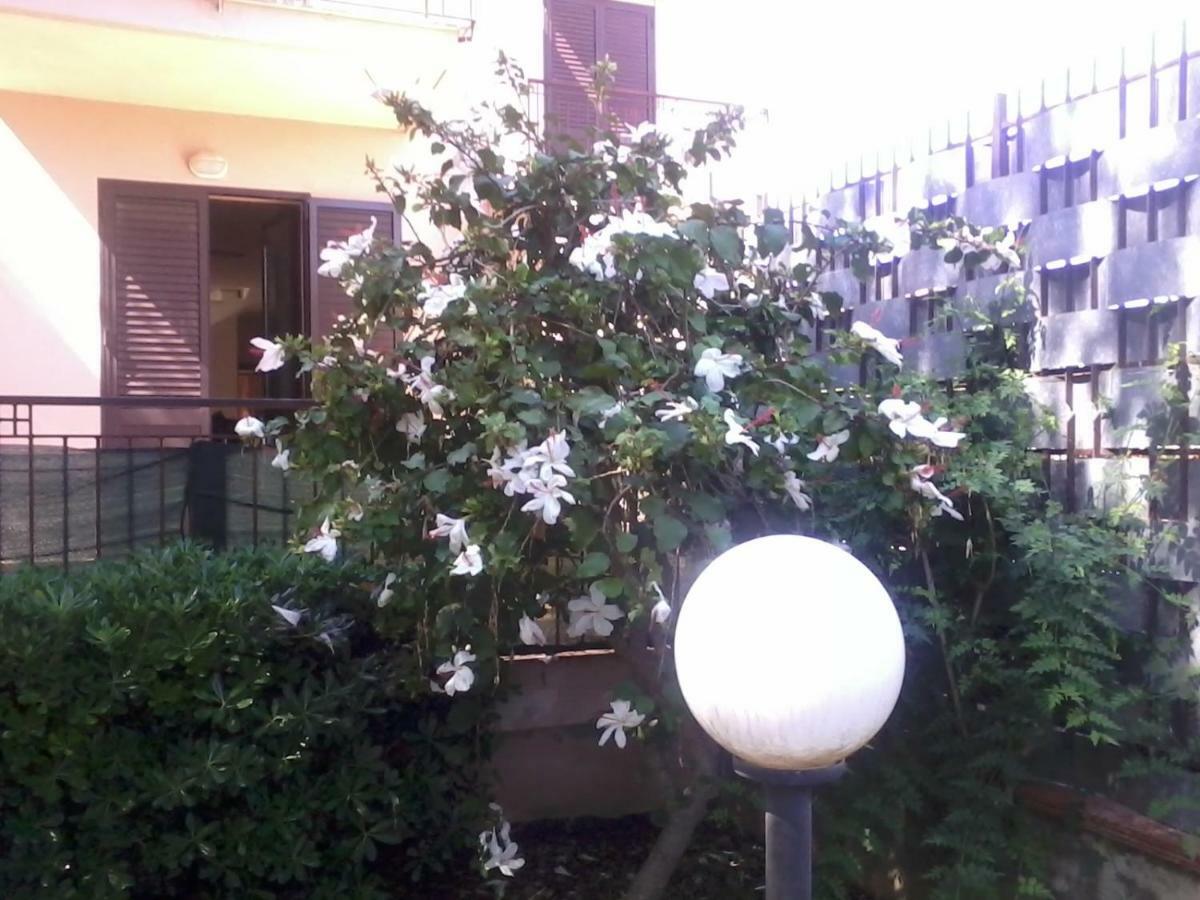 Sperone Hotel Mandra Capreria ภายนอก รูปภาพ